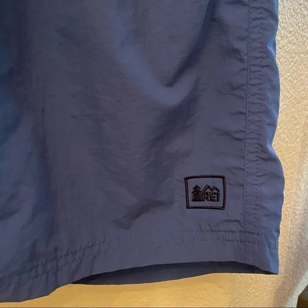 REI Blue Mesh Lined Athletic Shorts Size Medium-Unisex